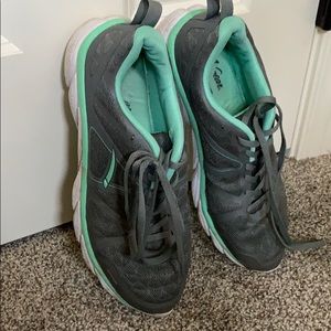 Women’s la gear tennis shoes